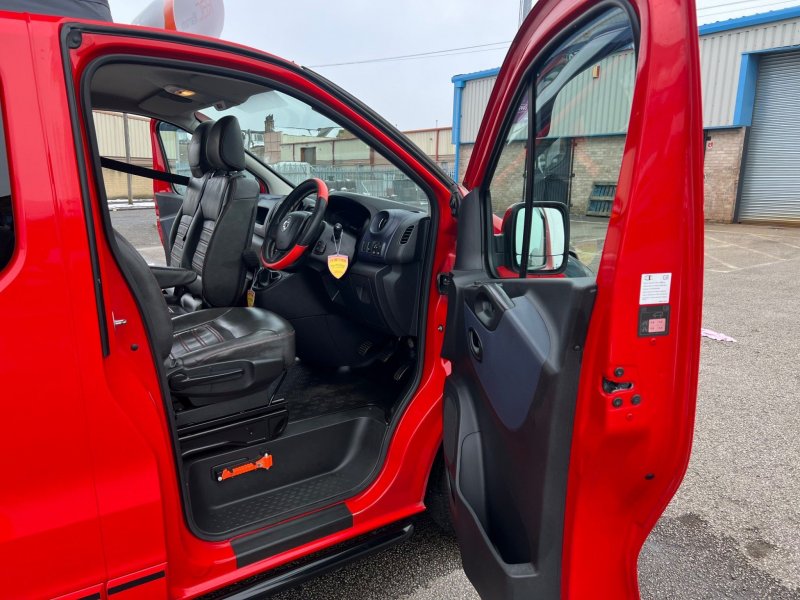 VAUXHALL VIVARO