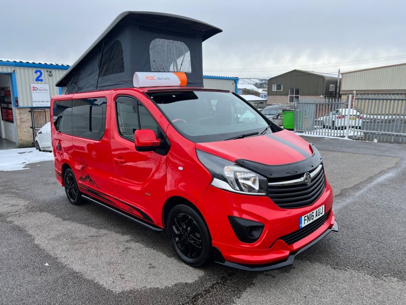 VAUXHALL VIVARO