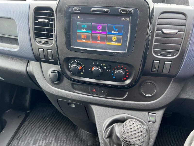 VAUXHALL VIVARO