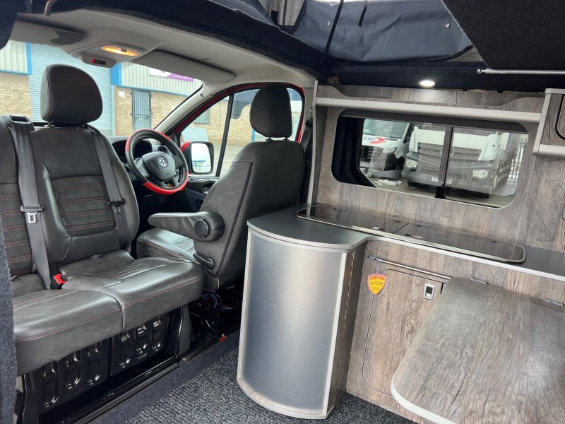 VAUXHALL VIVARO