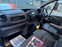 VAUXHALL VIVARO