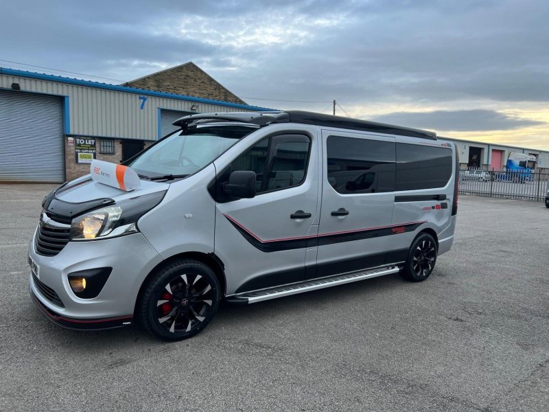 VAUXHALL VIVARO