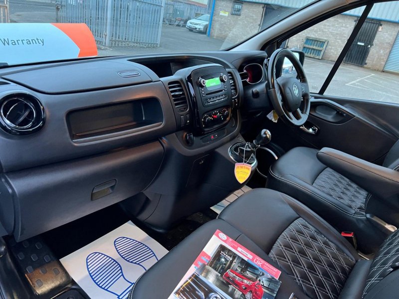 VAUXHALL VIVARO