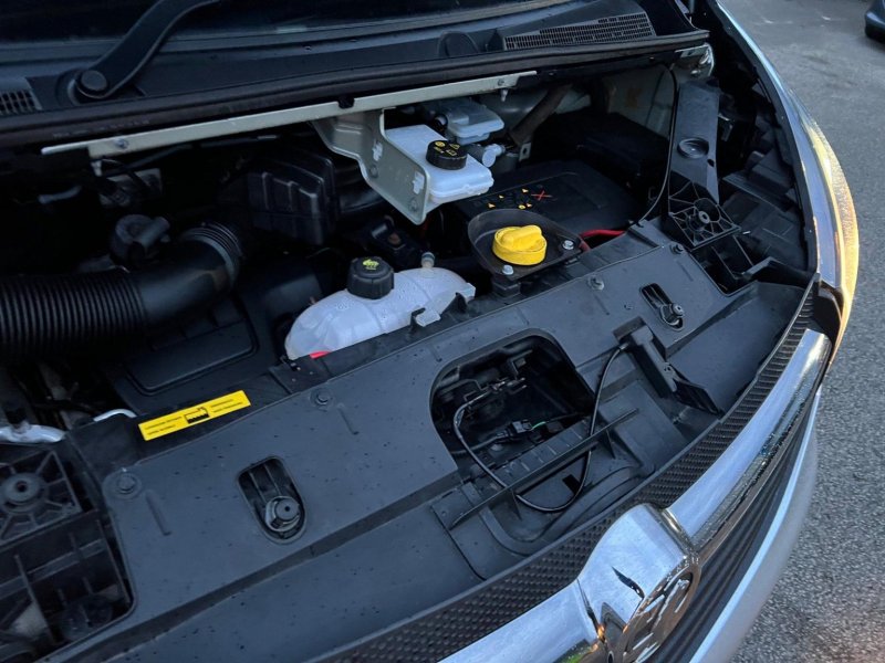 VAUXHALL VIVARO