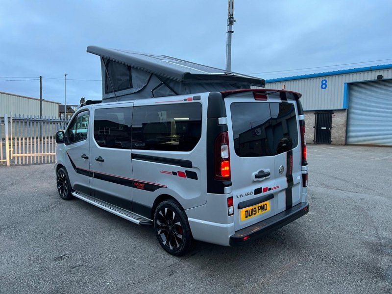 VAUXHALL VIVARO