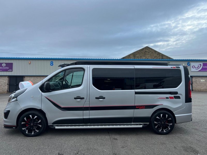 VAUXHALL VIVARO