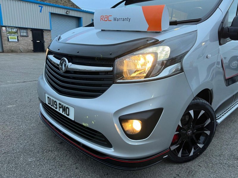 VAUXHALL VIVARO