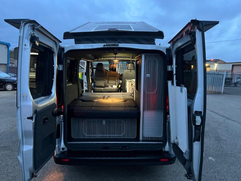 VAUXHALL VIVARO
