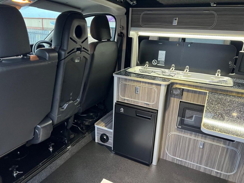 VAUXHALL VIVARO