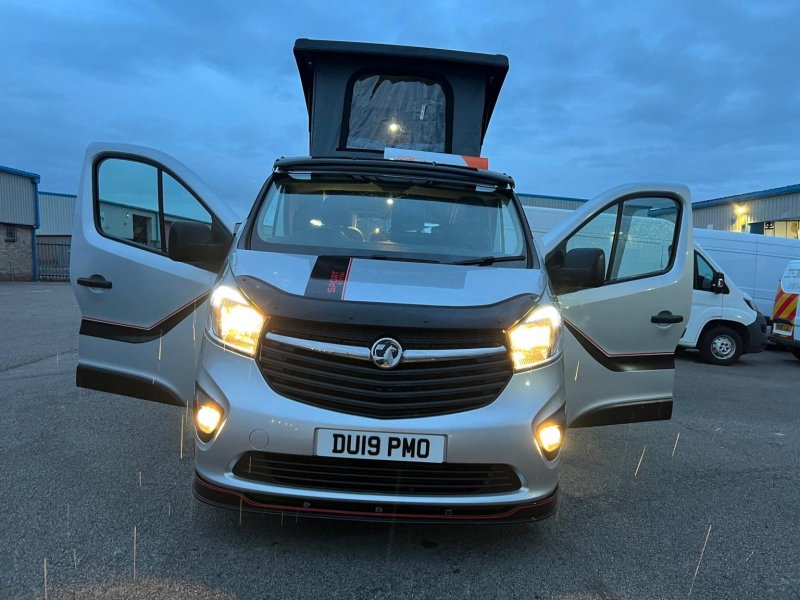 VAUXHALL VIVARO