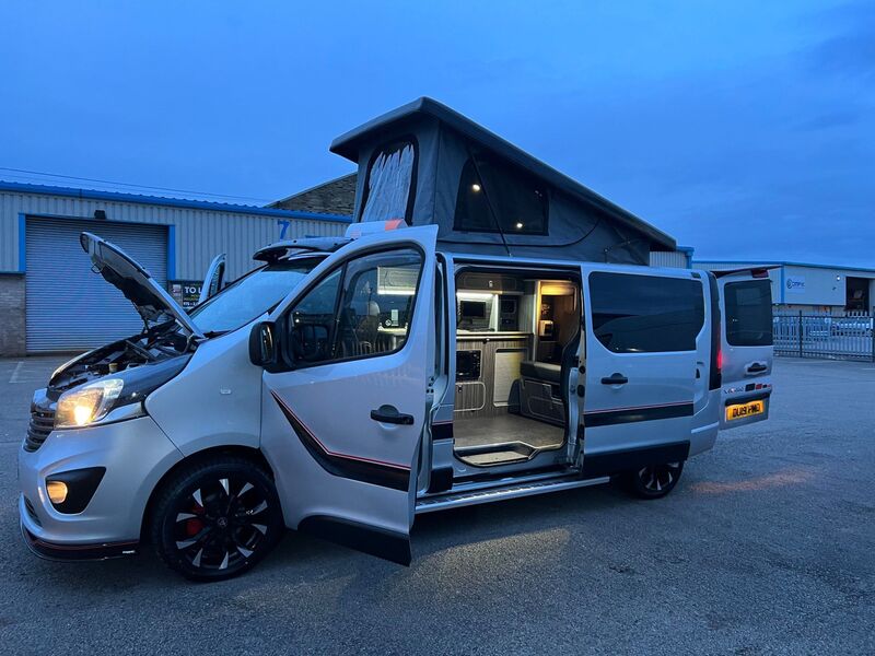 VAUXHALL VIVARO