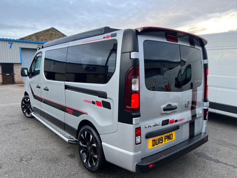 VAUXHALL VIVARO