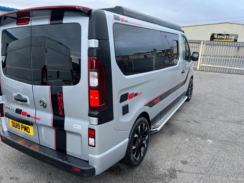 VAUXHALL VIVARO
