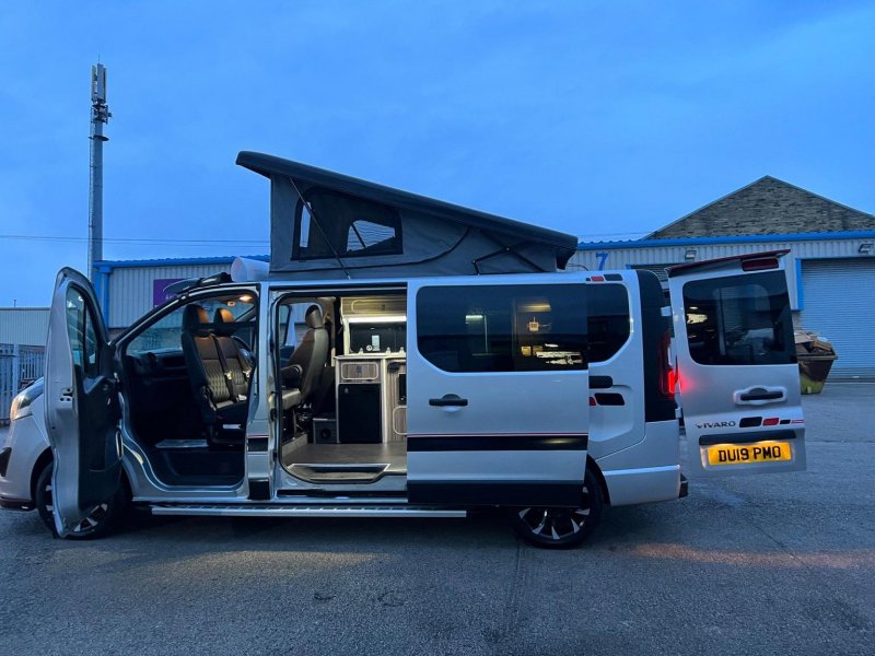 VAUXHALL VIVARO