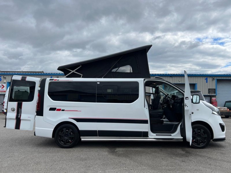 VAUXHALL VIVARO