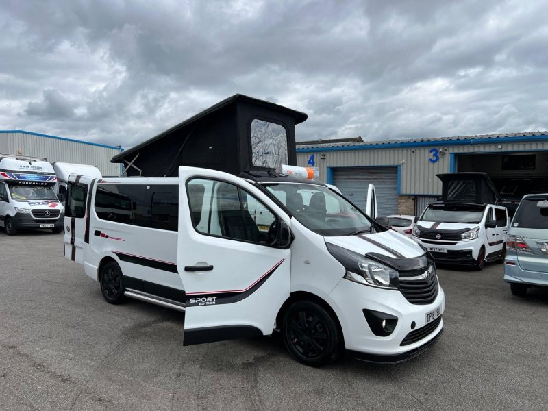 VAUXHALL VIVARO