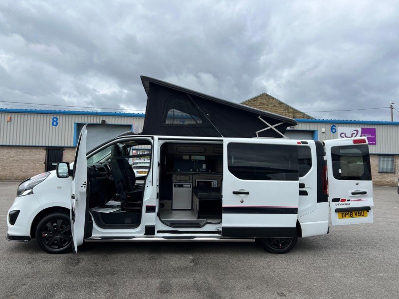 VAUXHALL VIVARO