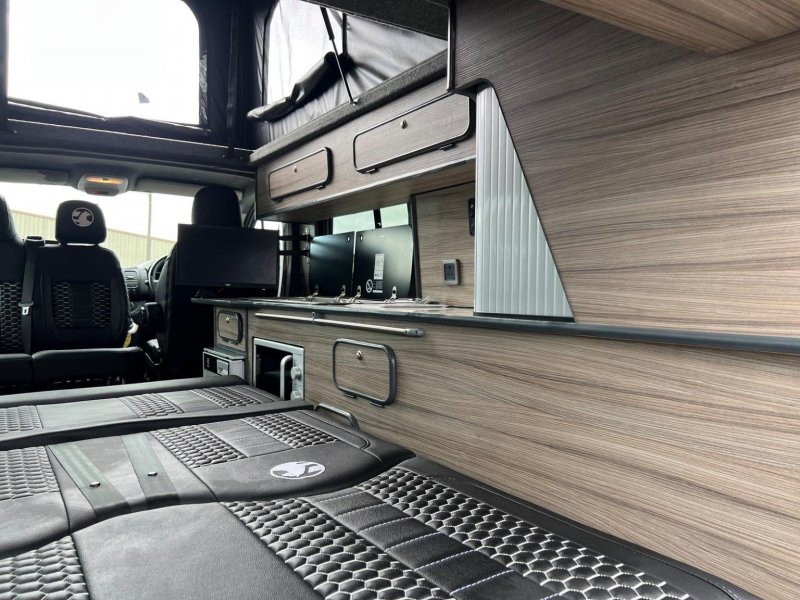 VAUXHALL VIVARO