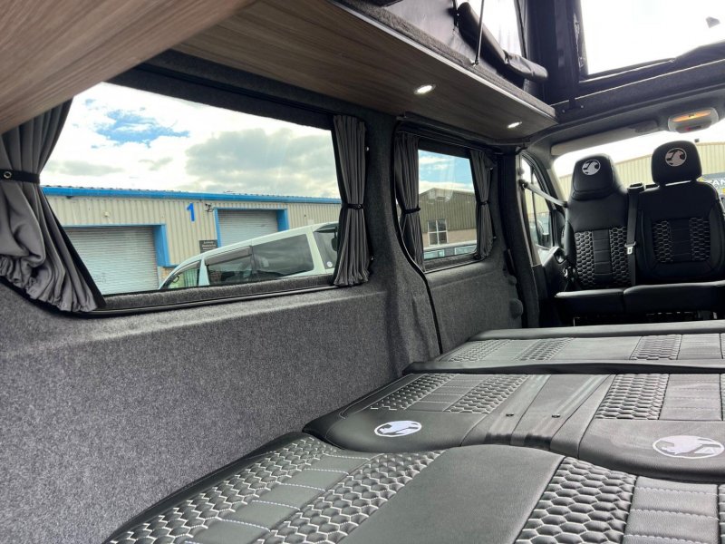 VAUXHALL VIVARO