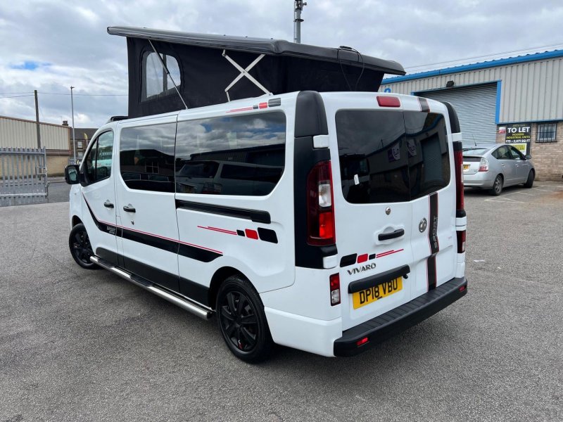 VAUXHALL VIVARO