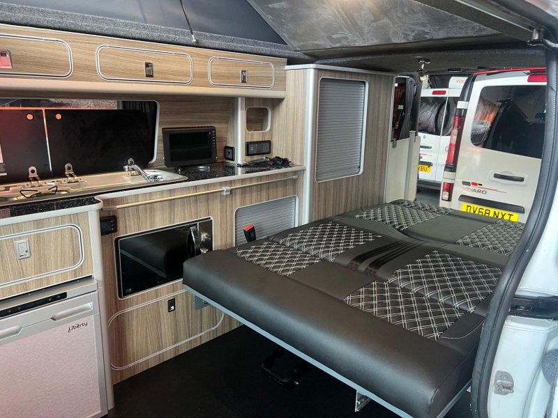 VAUXHALL VIVARO