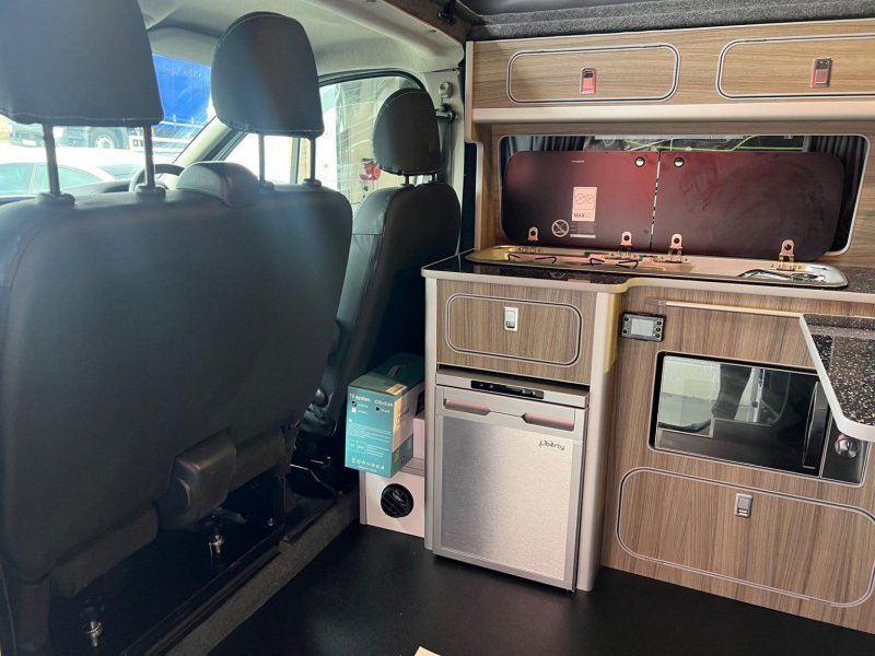 VAUXHALL VIVARO