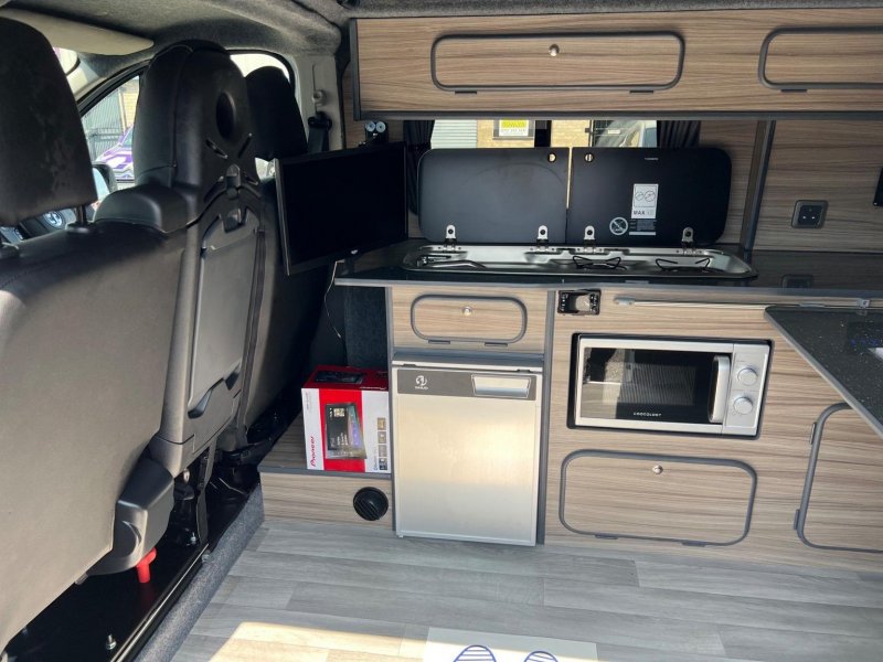 VAUXHALL VIVARO