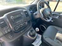 VAUXHALL VIVARO