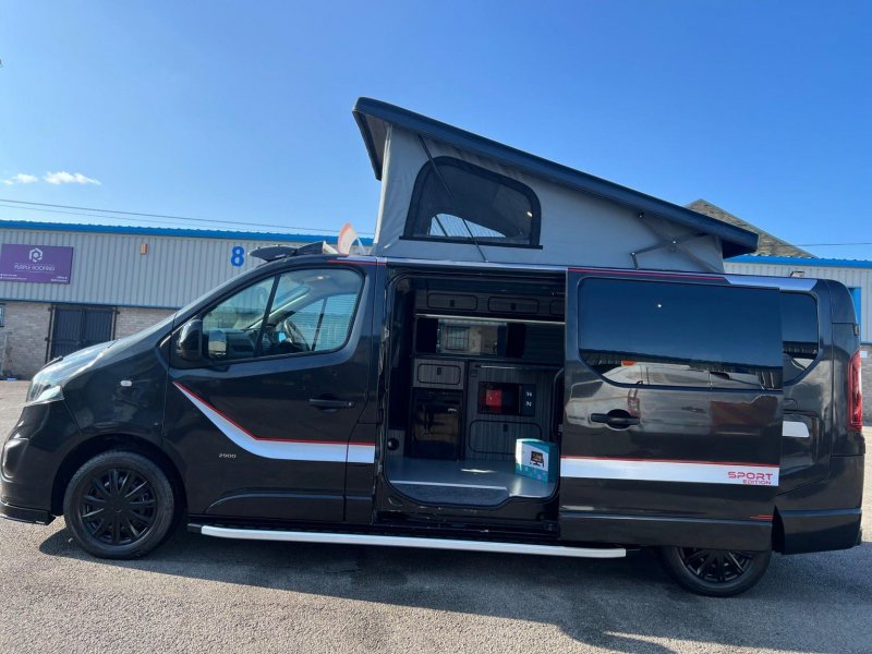 VAUXHALL VIVARO