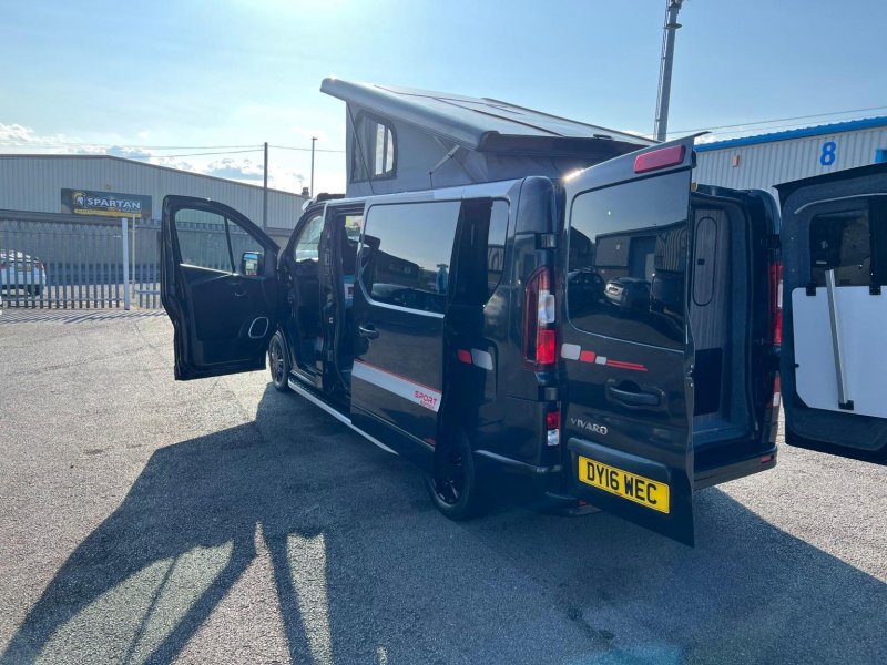 VAUXHALL VIVARO