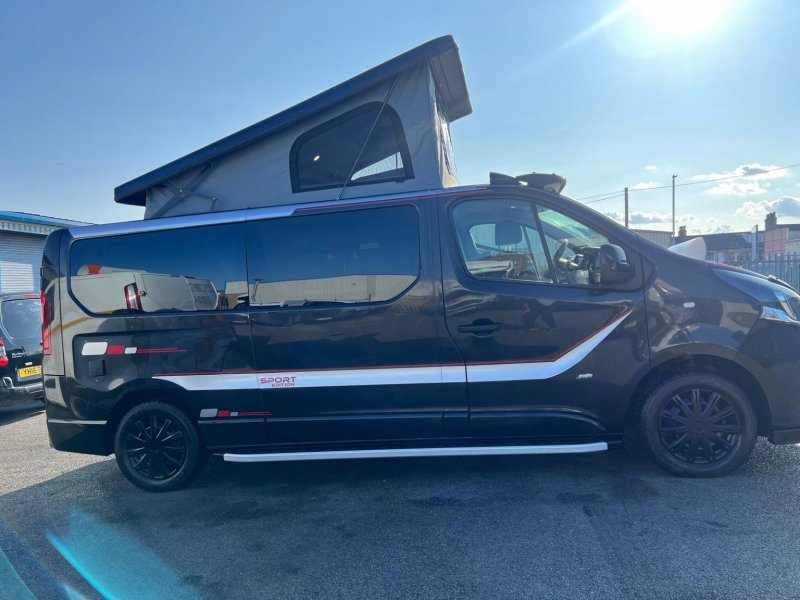 VAUXHALL VIVARO