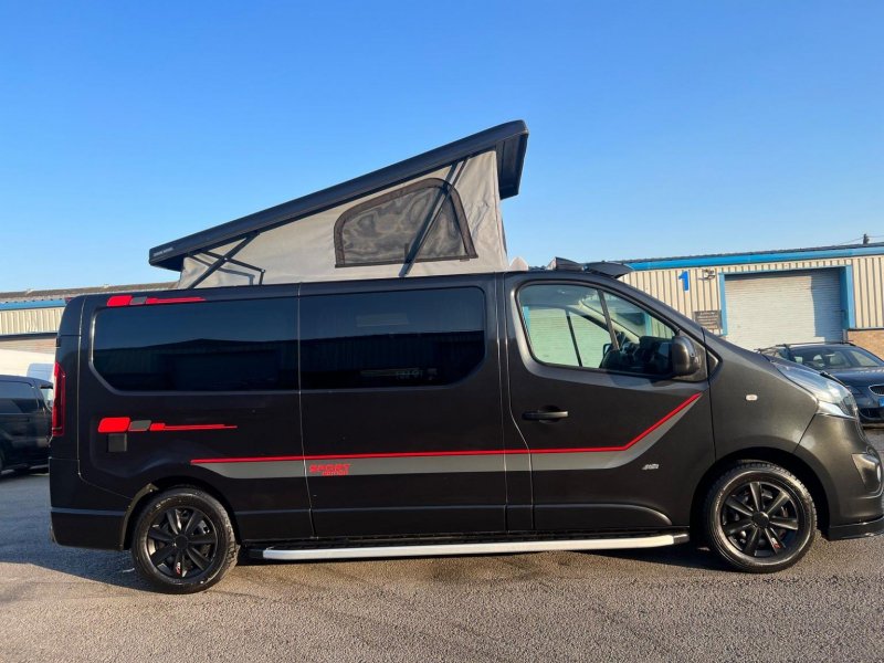 VAUXHALL VIVARO