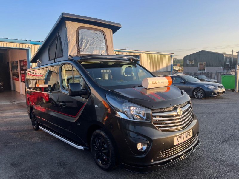 VAUXHALL VIVARO