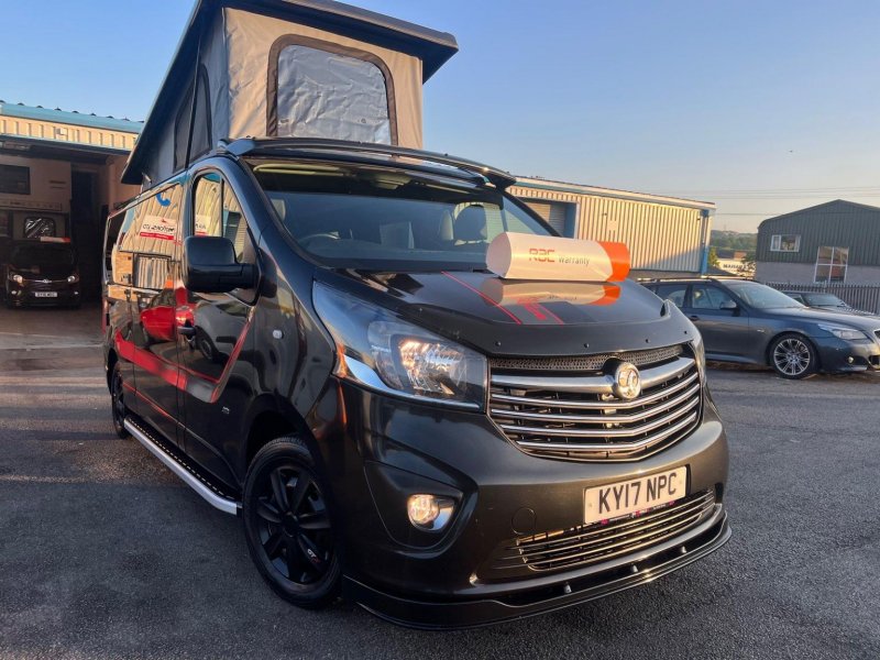 VAUXHALL VIVARO