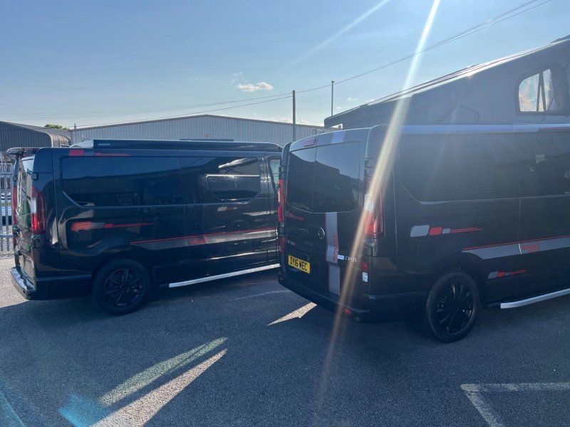 VAUXHALL VIVARO