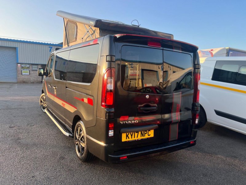 VAUXHALL VIVARO