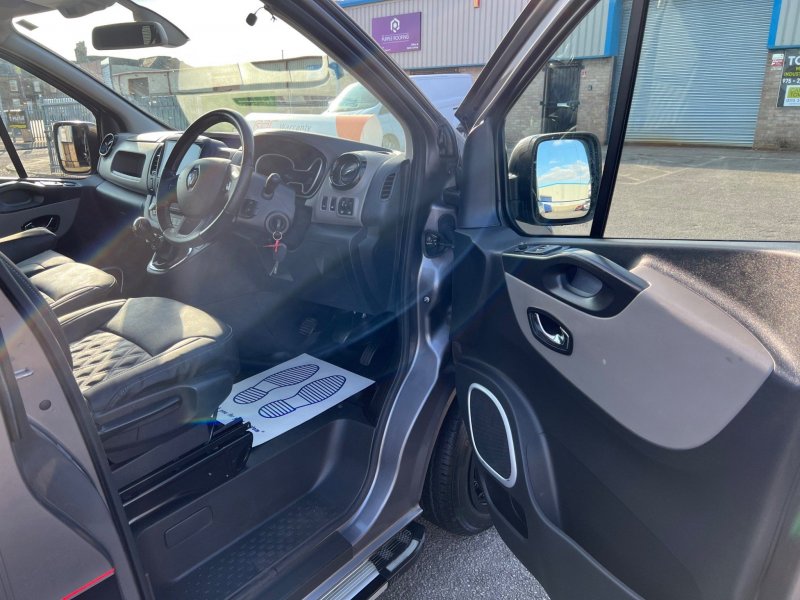 RENAULT TRAFIC