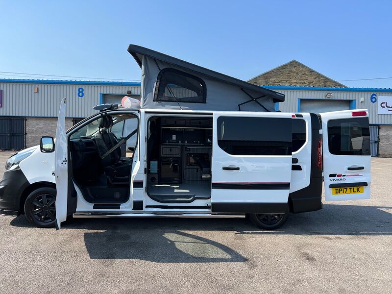 VAUXHALL VIVARO