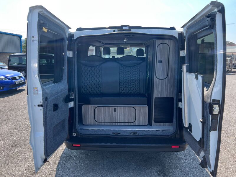 VAUXHALL VIVARO