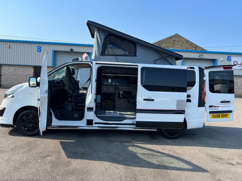 VAUXHALL VIVARO