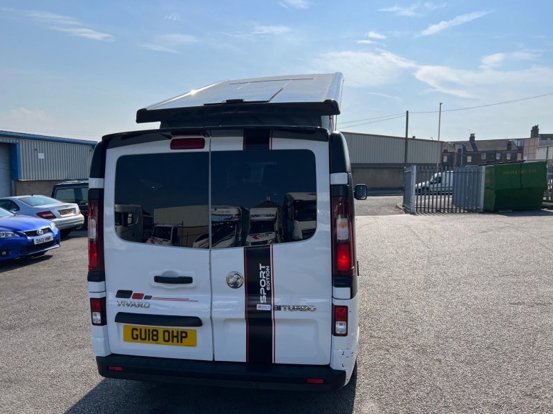 VAUXHALL VIVARO