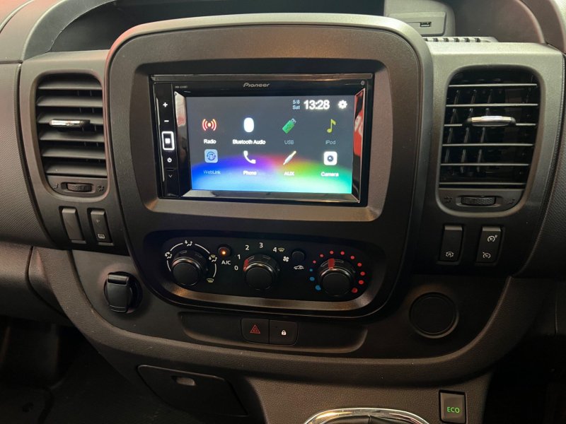 VAUXHALL VIVARO