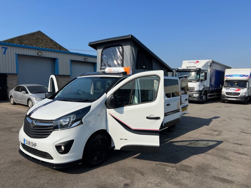 VAUXHALL VIVARO