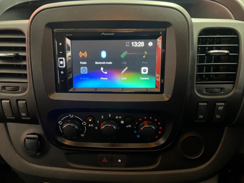 VAUXHALL VIVARO