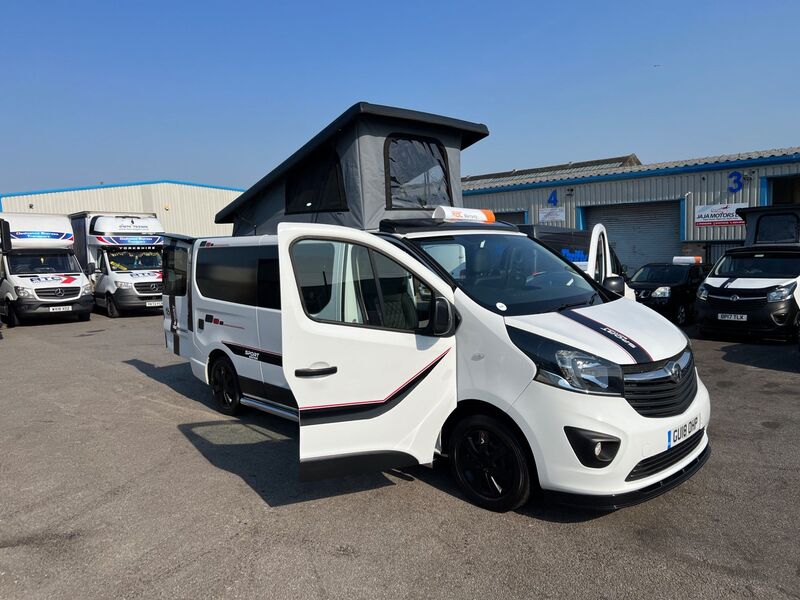 VAUXHALL VIVARO