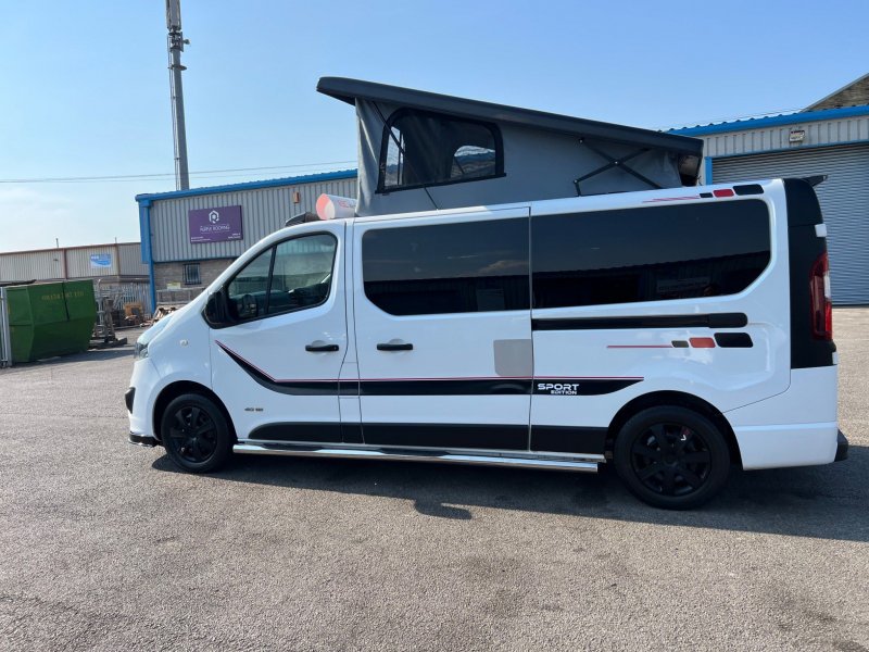 VAUXHALL VIVARO