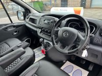 VAUXHALL VIVARO