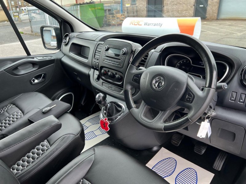 VAUXHALL VIVARO