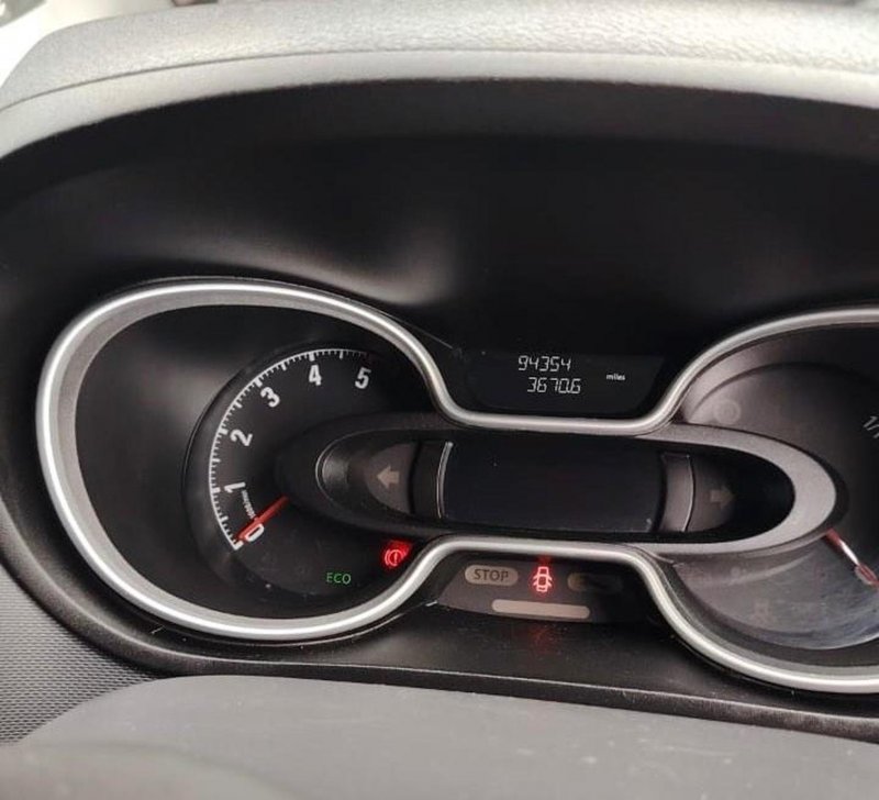 VAUXHALL VIVARO