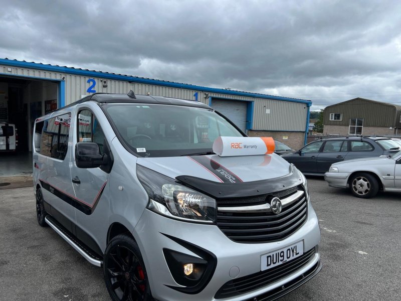 VAUXHALL VIVARO